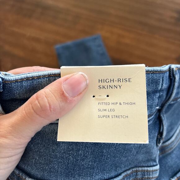 NWT Universal Thread High Rise Skinny Slim Leg Ripped Jeans Stretch Women 2 Long - Picture 4 of 7